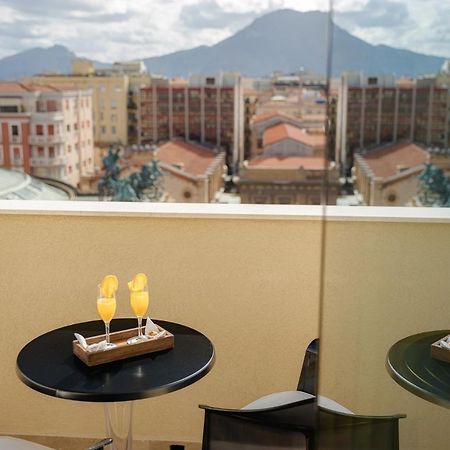 Hotel Politeama Palermo Bagian luar foto