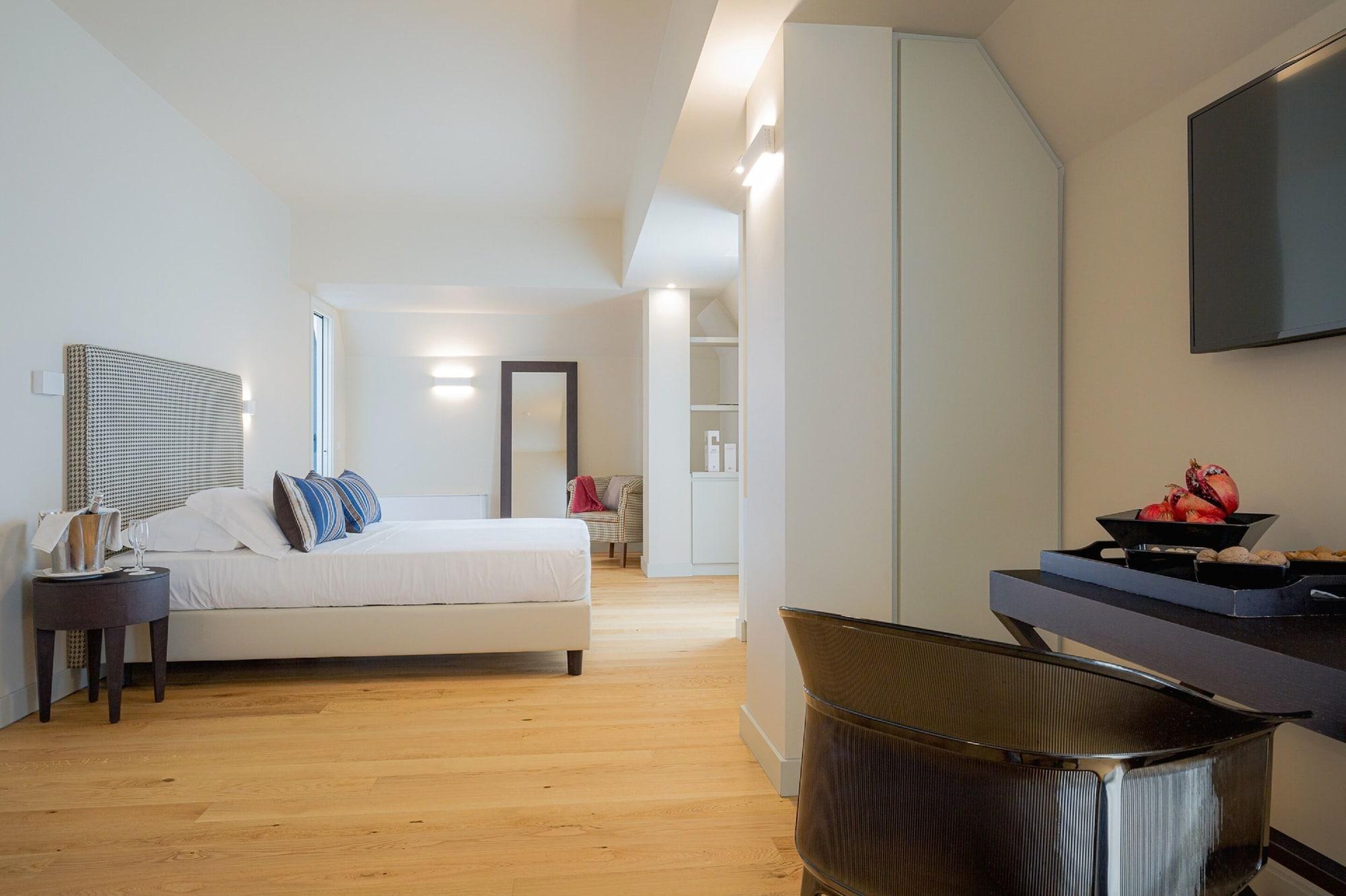 Hotel Politeama Palermo Bagian luar foto