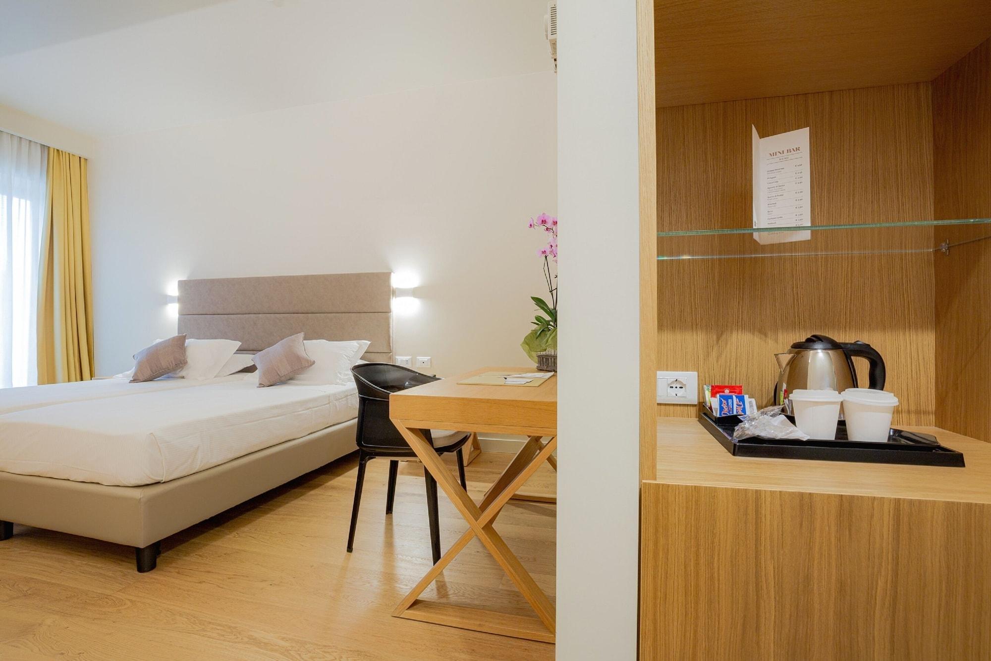Hotel Politeama Palermo Bagian luar foto