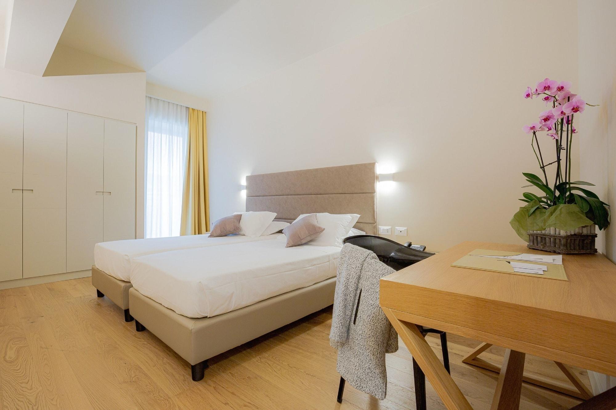 Hotel Politeama Palermo Bagian luar foto