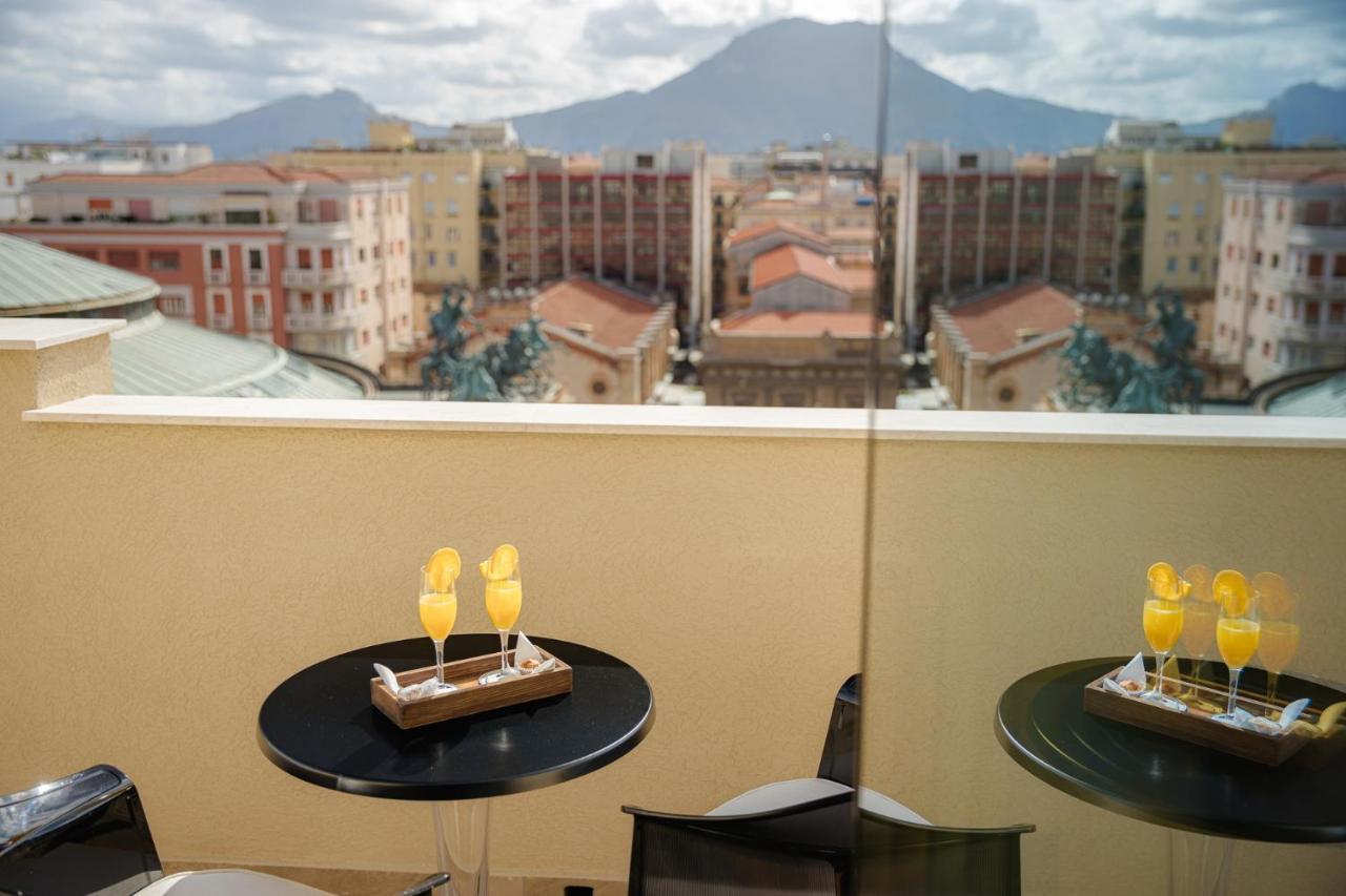 Hotel Politeama Palermo Bagian luar foto