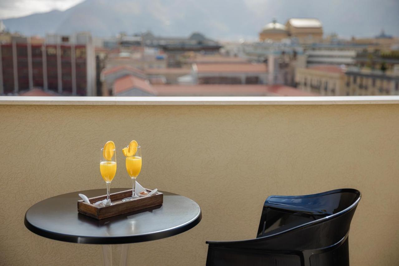 Hotel Politeama Palermo Bagian luar foto