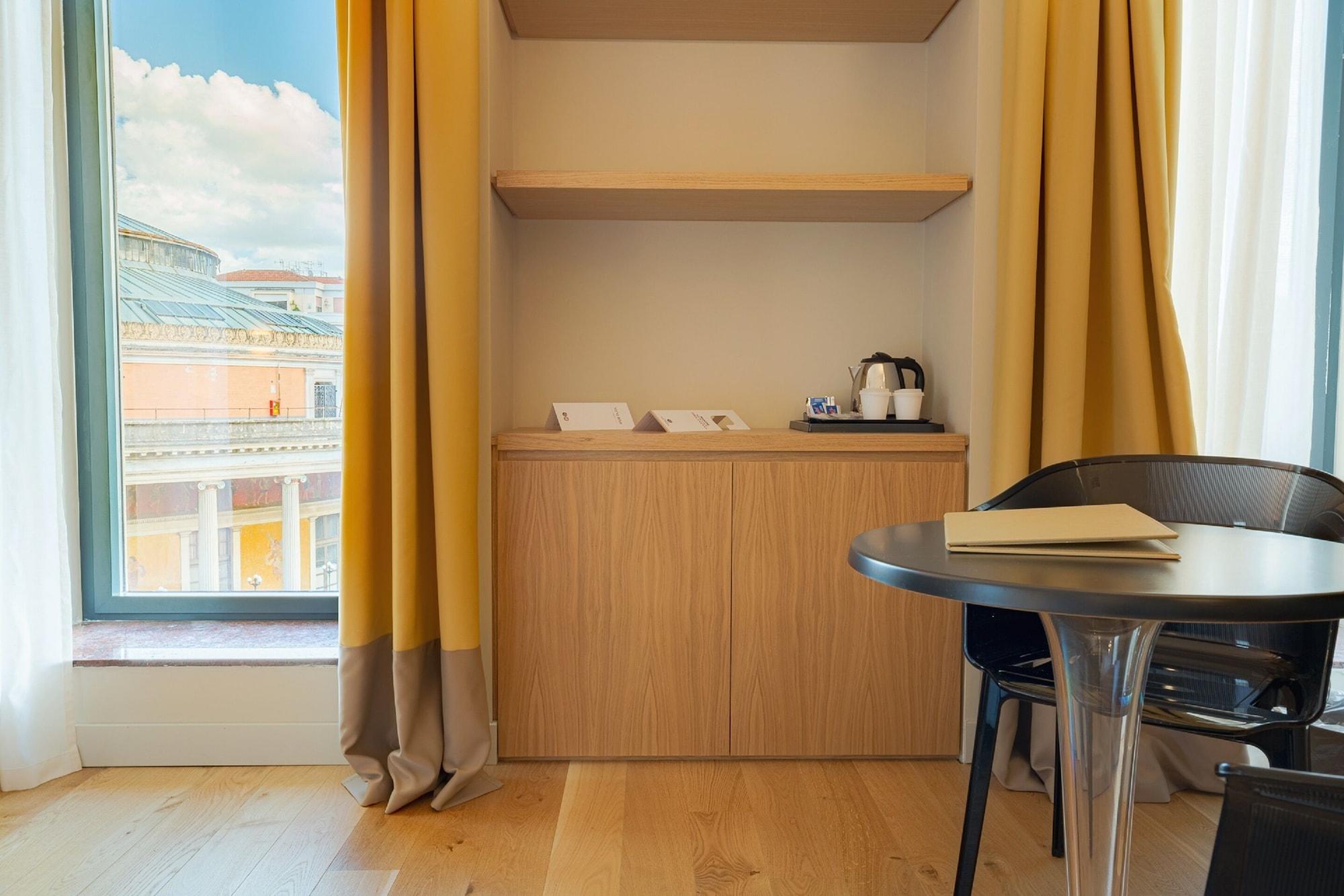 Hotel Politeama Palermo Bagian luar foto