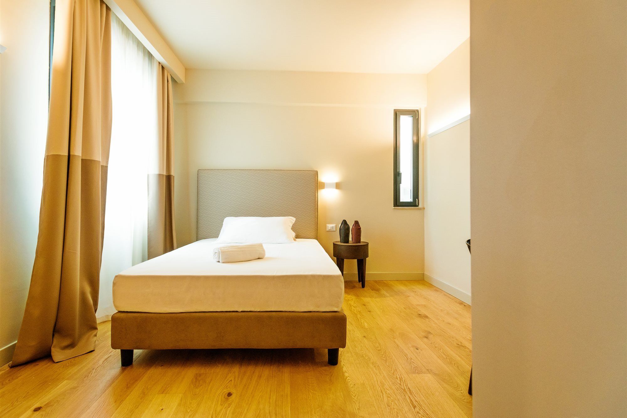Hotel Politeama Palermo Bagian luar foto
