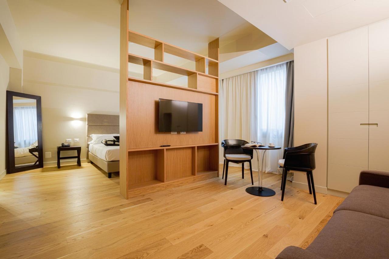 Hotel Politeama Palermo Bagian luar foto