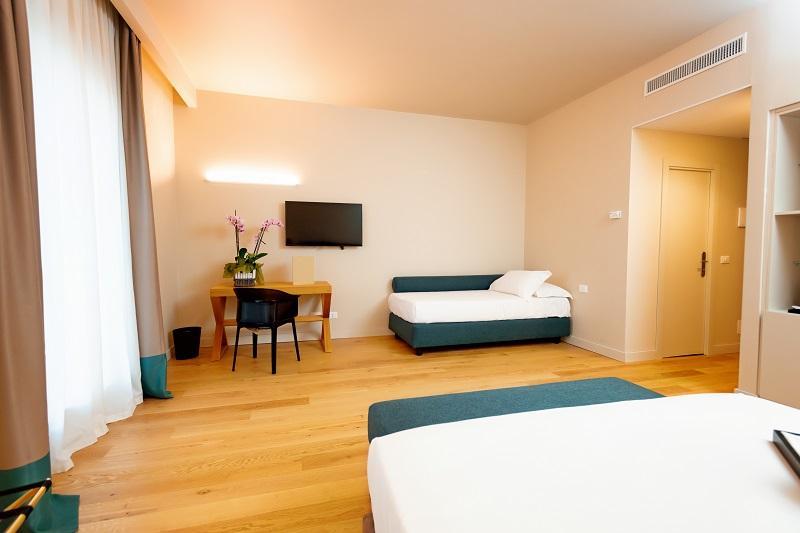 Hotel Politeama Palermo Bagian luar foto